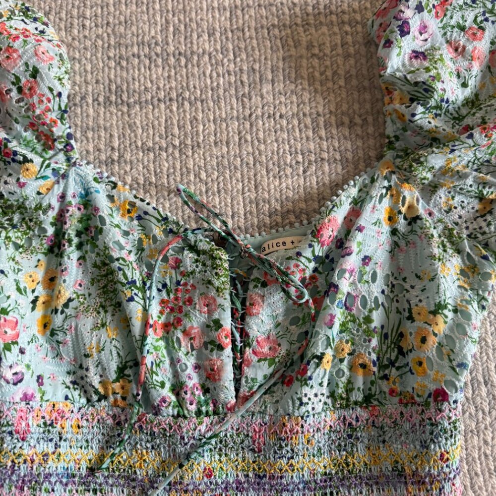 Alice + Olivia Crawford Blue Floral Puff Sleeve Dress Sz 6 - Picture 6 of 6